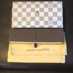 LOUIS VUITTON WALLET!! Immaculate condition❤️